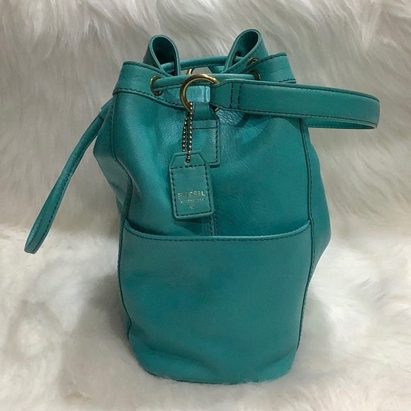 LIKE NEW Fossil “Tessa” Drawstring Shoulder Bag - Picture 4 of 13